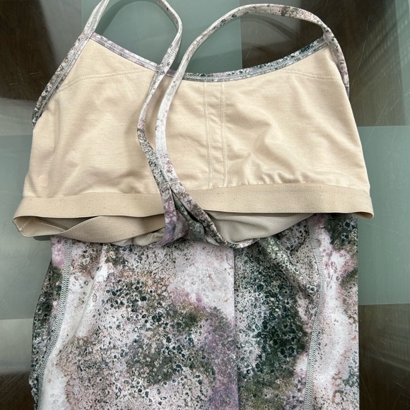 Lululemon Abstract Power Y Tank With Built in Bra Size 6 - Picture 5 of 6